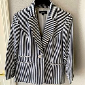 Nine West Seersucker Blazer size 2